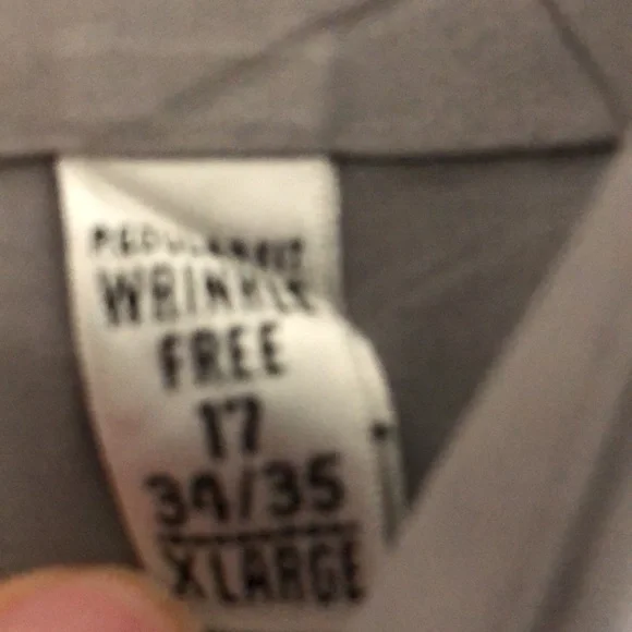 (2) Men's Van Heusen Wrinkle Free Long-Sleeve Shirts - Picture 6 of 10